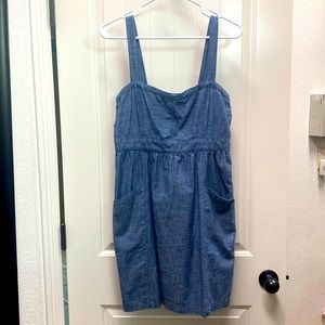 Levis chambray dress with pockets size medium